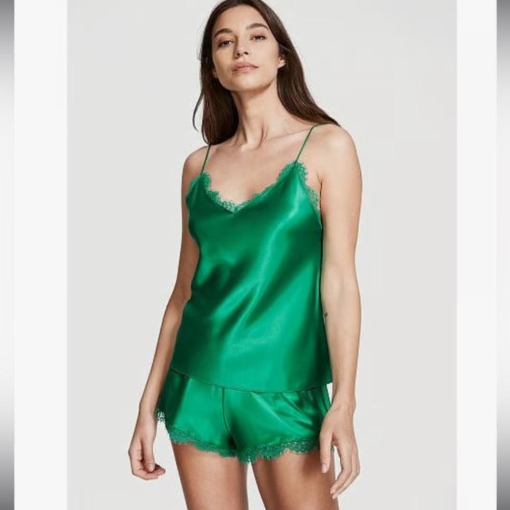 Victoria’s Secret Emerald Silky lace Tank top and short pj set size Small